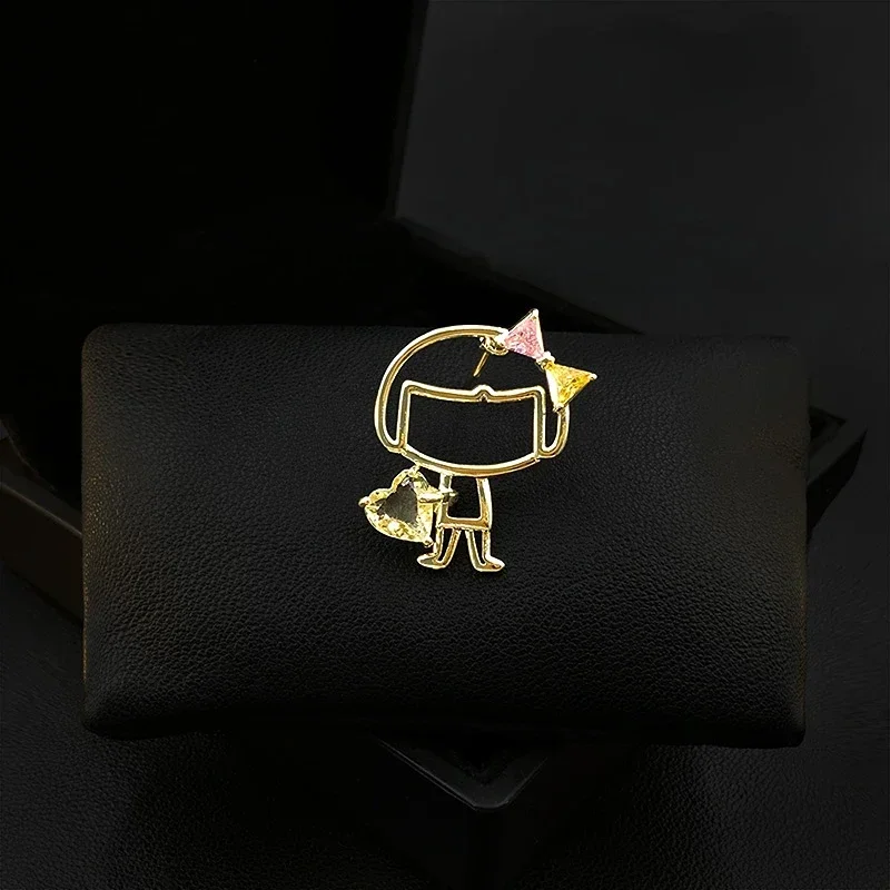 

Fashion All-Match Cartoon Girl Brooch Women Suit Unique Design Accessories Metal Pin Clothes Decoration Rhinestone Jewelry 5092