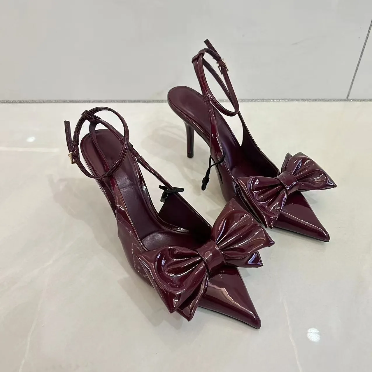 TRAF-zapatos de tacón alto con punta estrecha para mujer, calzado elegante de cuero lacado, Stiletto, para fiesta, Otoño, 2024