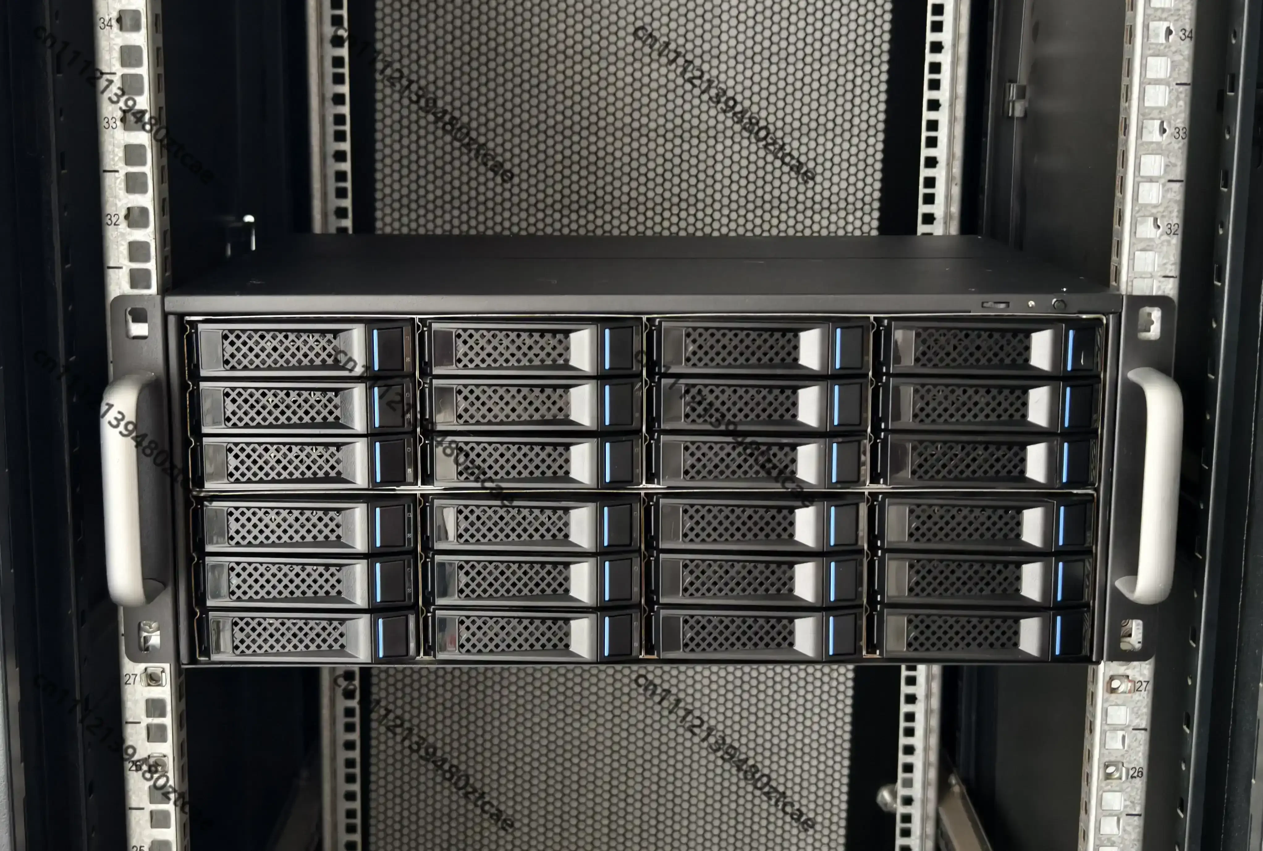 M424 Metal 4U Storage 24-Bay 12Gbps High Speed Expansion Chassis Built-in Power Supply DIY Private Cloud Storage Case