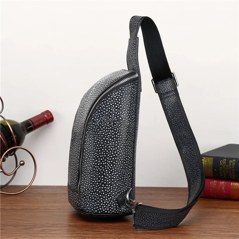 Real leather chest bag, high-end large capacity fashionable men's chest bag, large capacity shoulder bag, crossbody bag