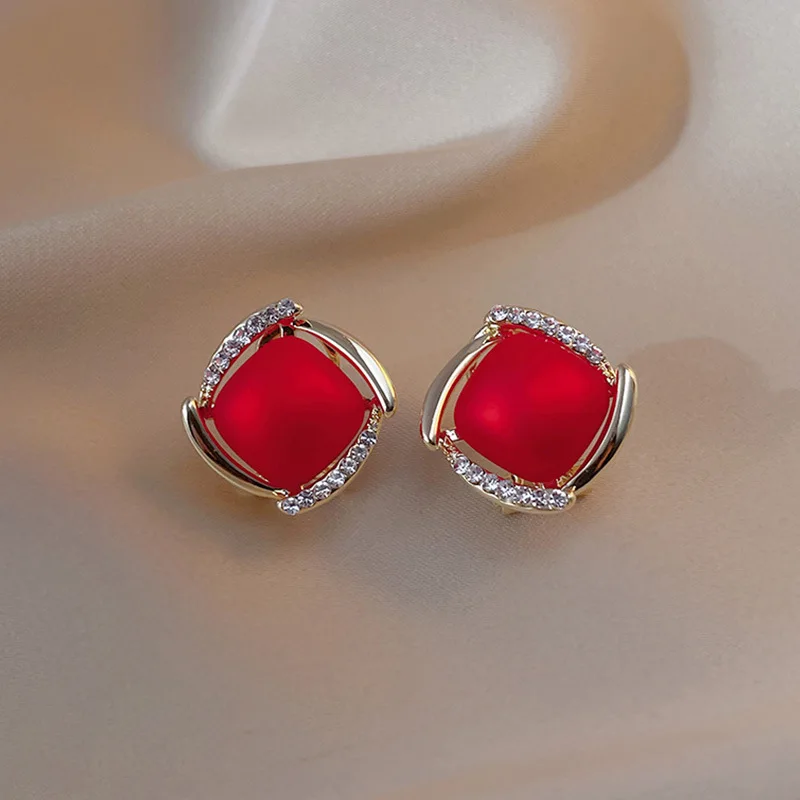 

925 Silver Needle Korean Fashion Pearl Stud Earrings For Women Jewelry 2025 Trending New Vintage French Women's Crystal Earrings