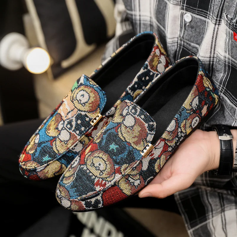 

Мужские повседневные туфли из канваса, модные весенние нескользящие лоферы для вождения, с мультяшным медведем, на плоской подошве