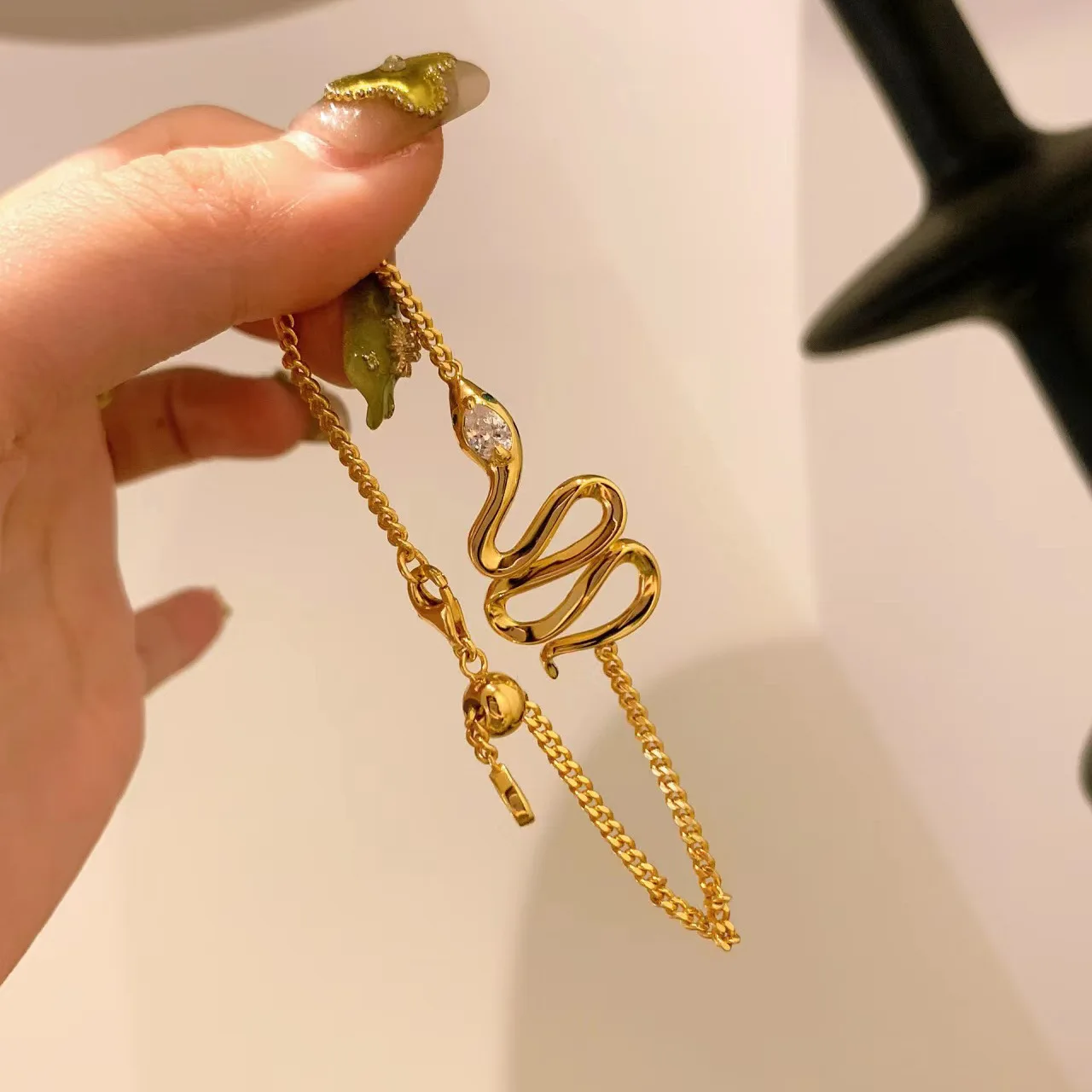 Foydjew Retro Exquisite Snake-shaped Gold Color Bracelets Women's Fashion 2024 New Telescopic Adjustable Chain Bracelet