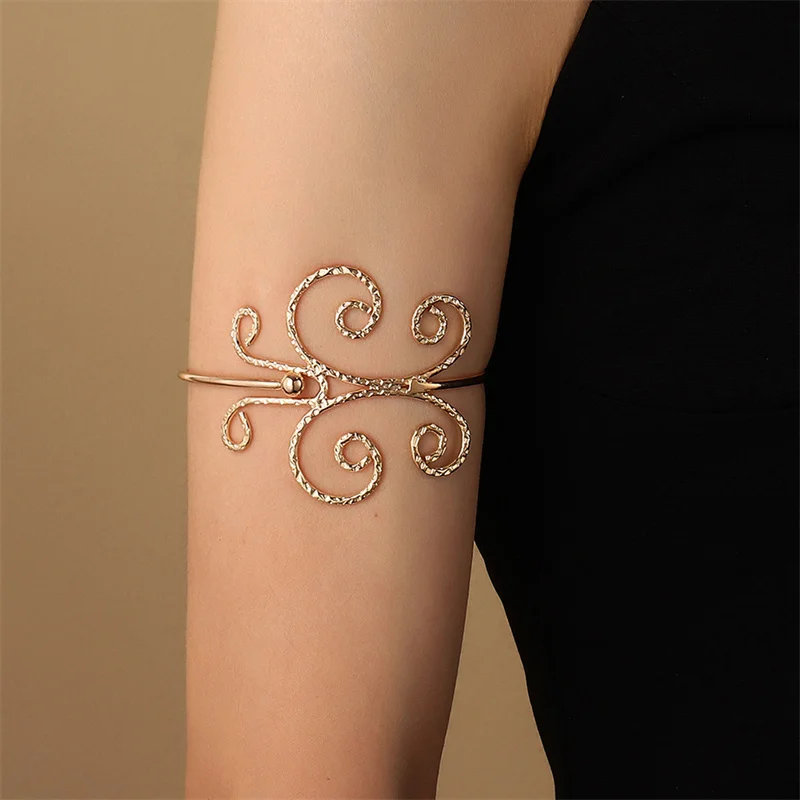 Vintage Legierung hohl geometrisches Muster Armband Schmetterling Blatt Muster Metall Armband für Frauen Modeschmuck Accessoires