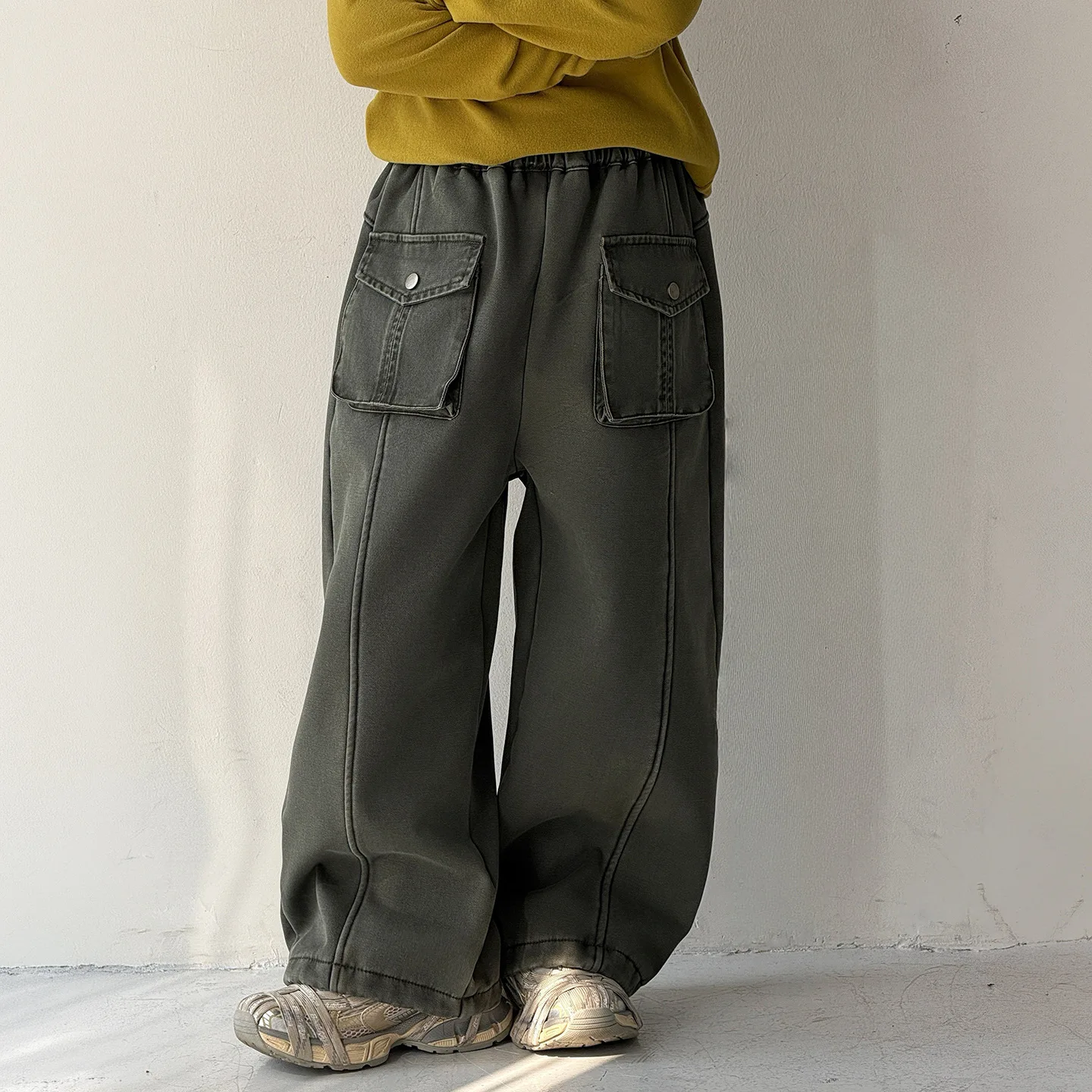 Winter New Boys Korean Style Fashionable Versatile Pants 2026 Children Clothing Kids Solid Color Retro Fleece Casual Pants