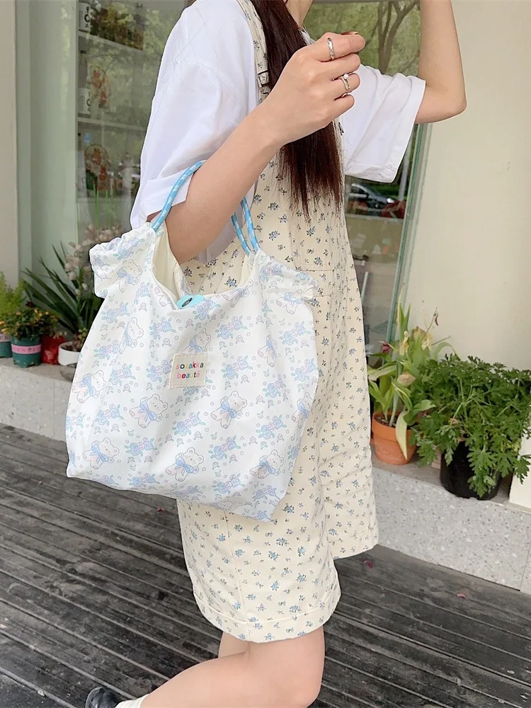 Cartoon canvas bag for women with large capacity carrying bag, shopping and commuting bag