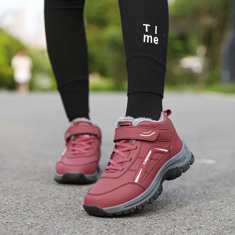 Northeastern cotton shoes for women,  suitable for men to wear outside, warm and non-slip for middle-aged and elderly people