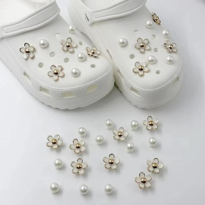 x Daisy Pearl Shoe Charms DIY Decor Pins For Clogs Slide Sandals Fashion Shoe Accessories