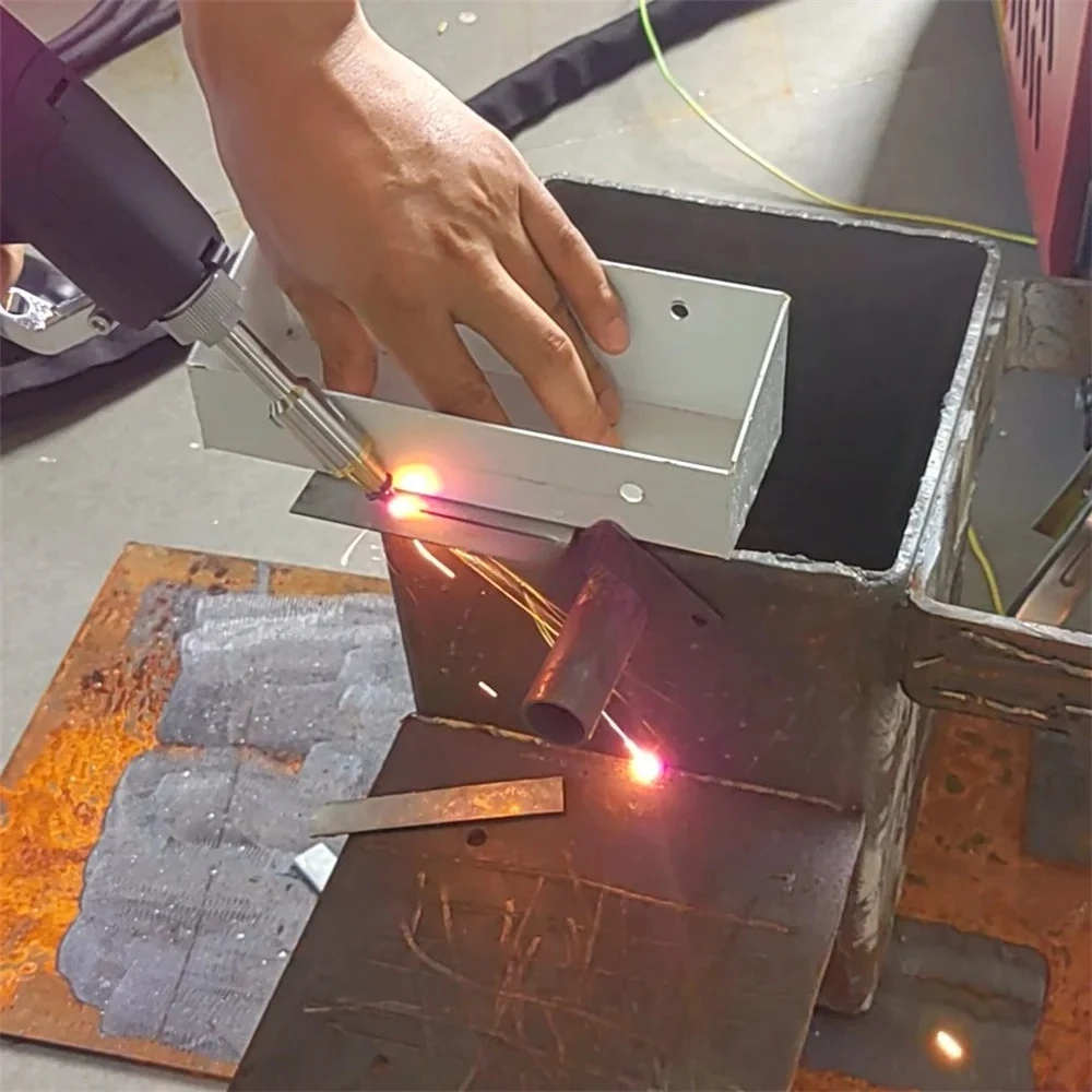 

LASER WELDING MACHINE Portable 1000w 1500w 2000w 3000w Fiber Laser Welder Handheld Welding Machine for Metal Steel Sheet