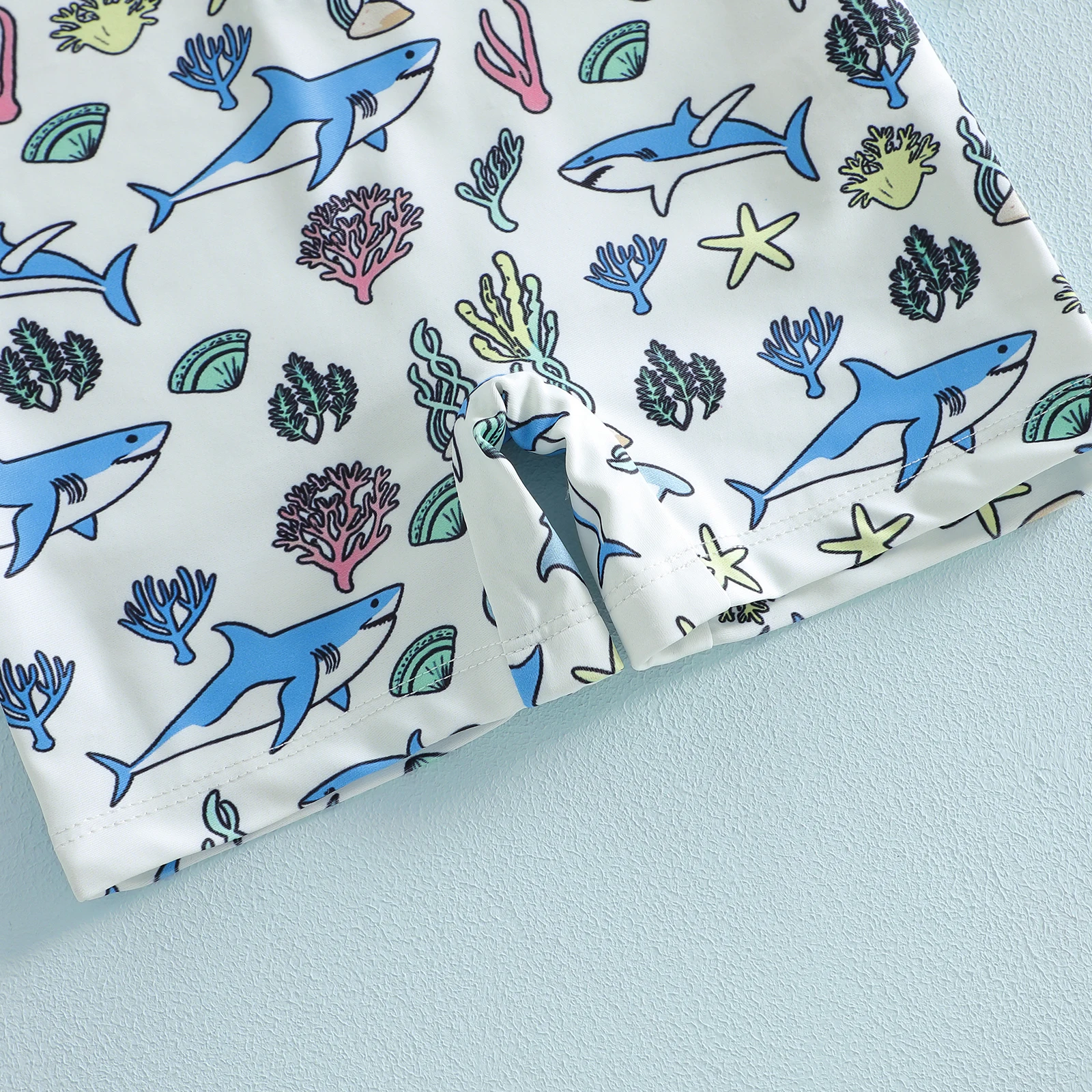 

Купальники-рашгарды для маленьких мальчиков, очаровательный комбинезон с принтом морских обитателей, с длинными рукавами и круглым вырезом, комплект с шапкой для бассейна и пляжа