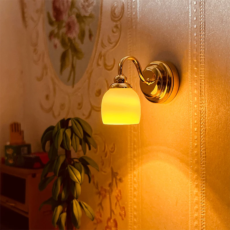 1:12 دمية مصغرة LED نصف دائرة ضوء الجدار مصباح إضاءة المنزل نموذج ديكور لعبة بيت الدمية الملحقات