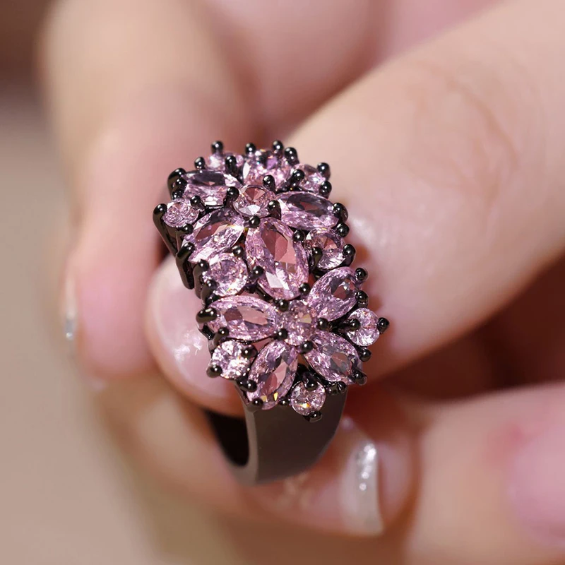 Huitan Chic Metall schwarz Farbe Fingerring Frauen Luxus leuchtend rosa Zirkonia Schmuck ästhetische Blumen Accessoires zum Jubiläum