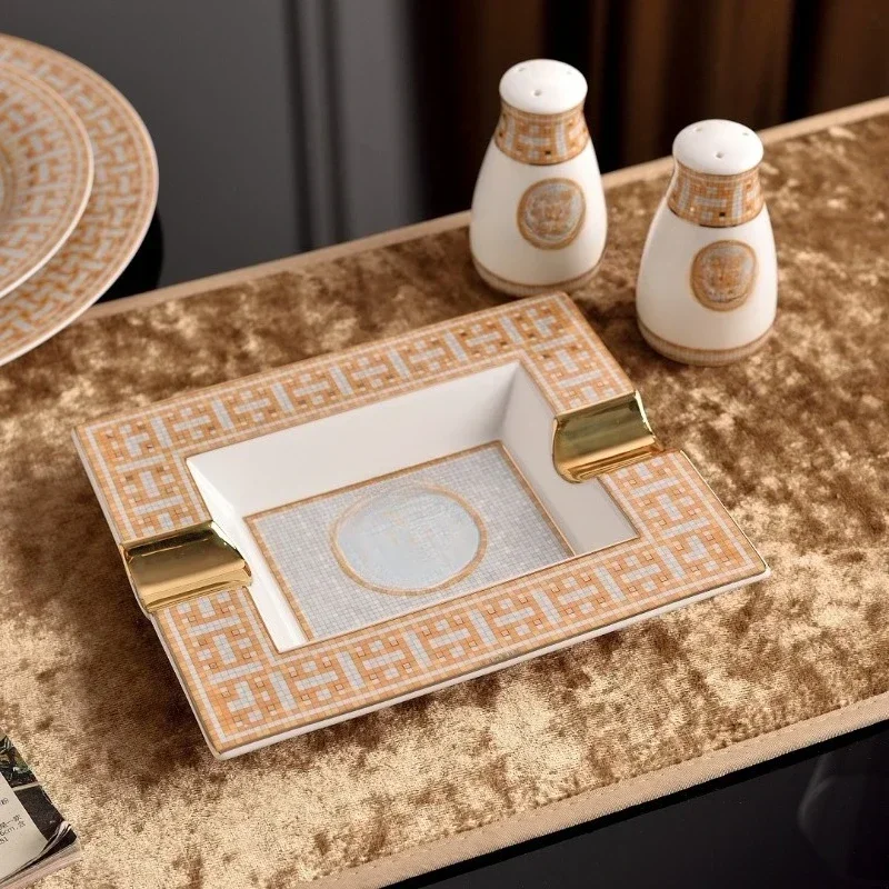 Light luxury retro, golden horse-drawn cart series, 58-head combination set of bone china tableware