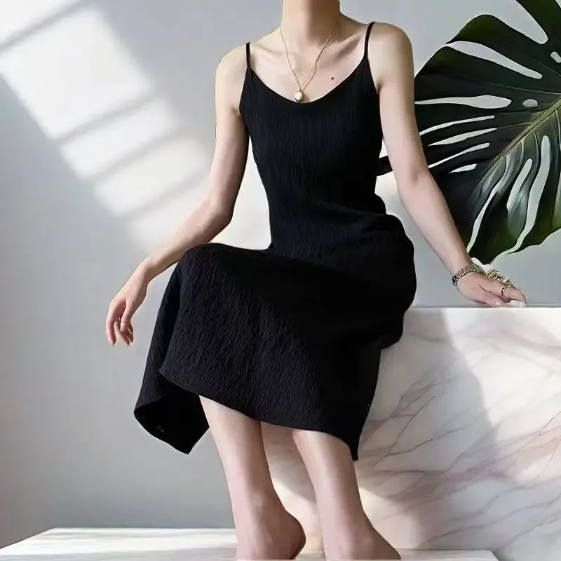 Original Black White Chiba Pleated Suspender Fashion Slimming Dress Women's Casual All-Match Loose Drooping Dress - Image 6