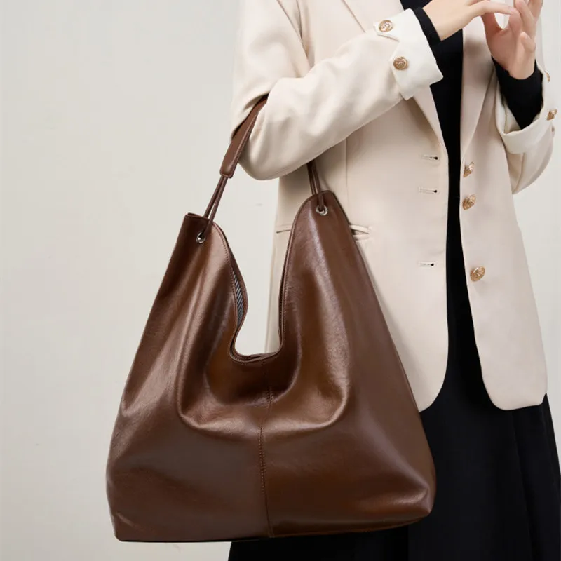 New 2025 Popular Style Casual Huge Winter Tote Vegetable Tanned Cow Leather Women Armpit Shoulder Bag Large Coffee Handbag