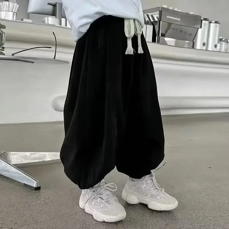 2026 Neue Frühlings-Freizeithose für Kinder, schwarze Jogginghose mit elastischem Bund und geradem Bein für Jungen, lockere Kinderhose mit Taschen, 90-140 – Detail 4