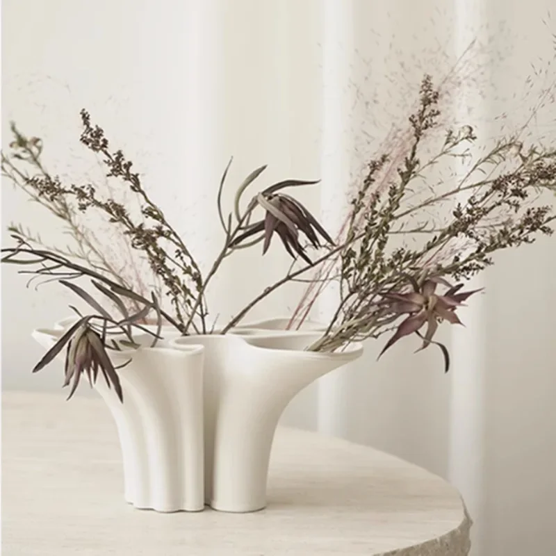 Creative Ceramic Ornaments Abstract Geometry White Ceramic Vase Flower Arrangement Accessories Irregular Petals Coral Shapes Orn