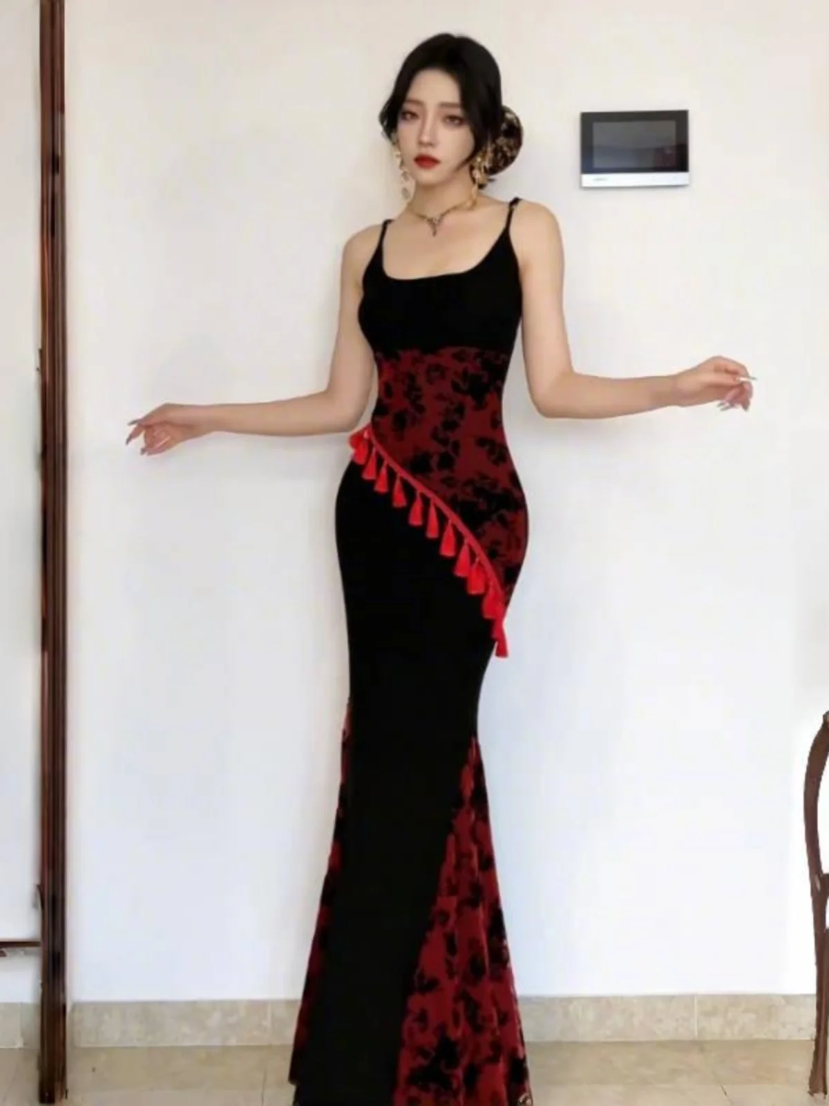 

Fashion Patchwork Sexy Knitted Halter Dress for Women Summer Streetwear Trend Elegant Slimming Evening Dresses with Tassels