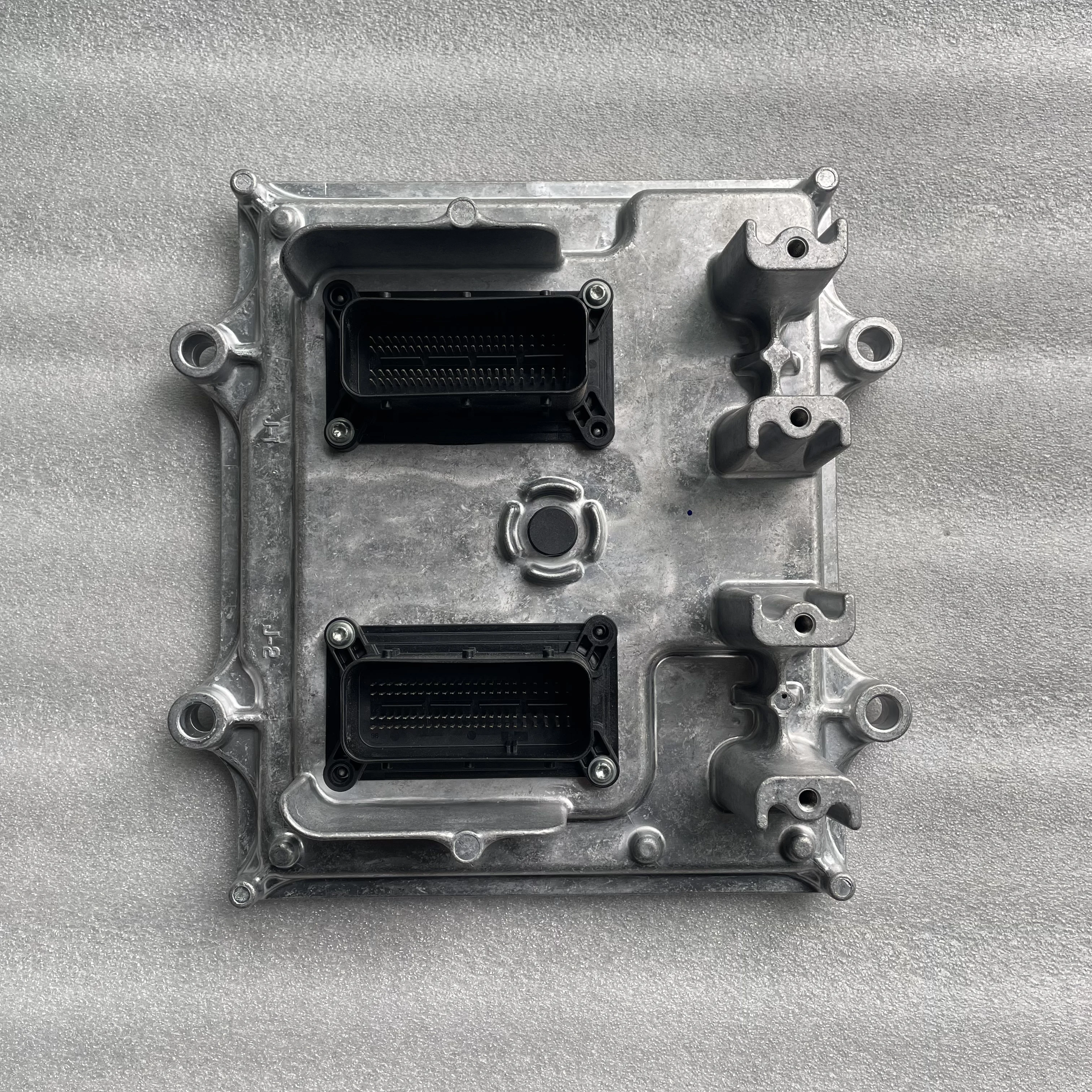 

Подходит для модуля ЭБУ двигателя DCEC Dongfeng Cummins China VI, компьютерной платы CM2670, ECU5698484