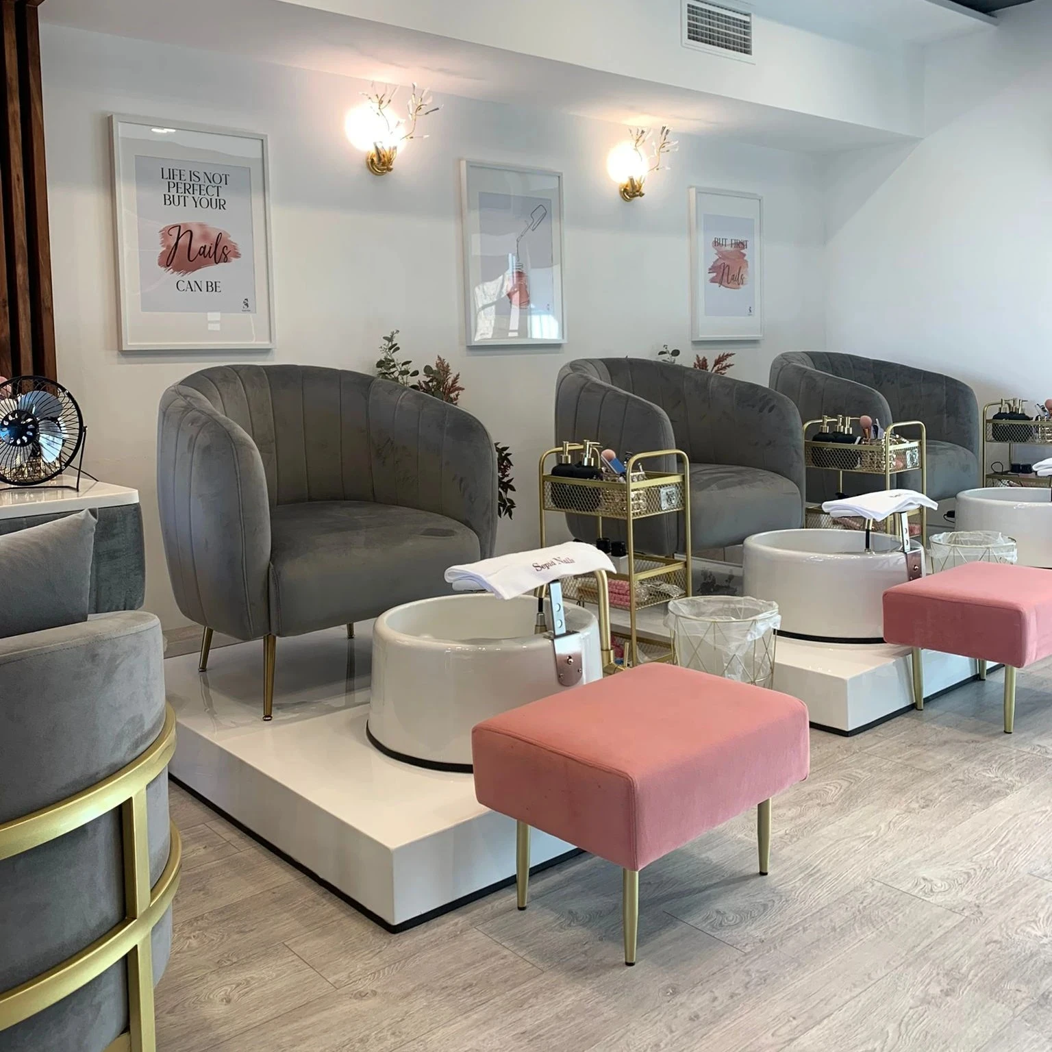 

Luxury Grey Pedicure Basin Foot Spa Pedicure Chair and Manicure Table Set