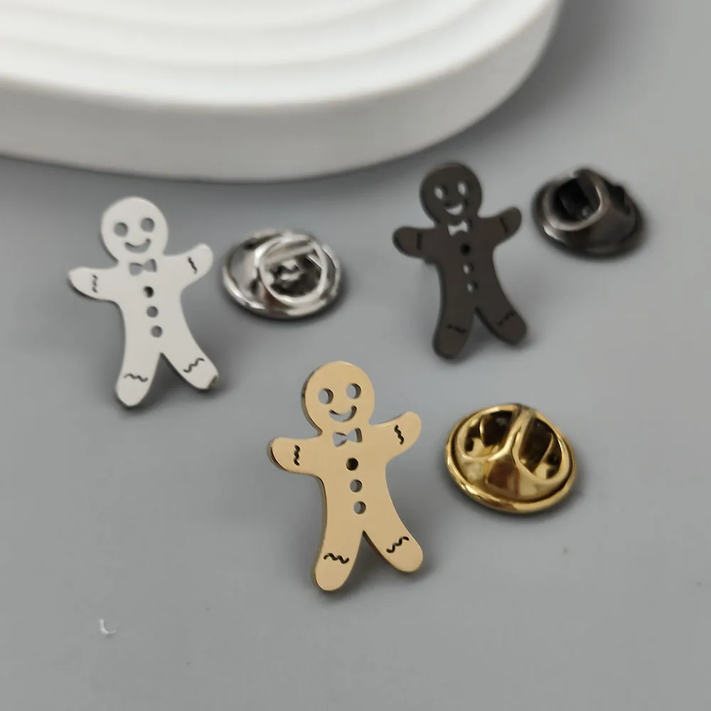 316L Stainless Steel 18K Gold Plated Gingerbread Man Lapel Pin Christmas Brooch Shirt Collar Pin Holiday Fashion Jewelry Gift