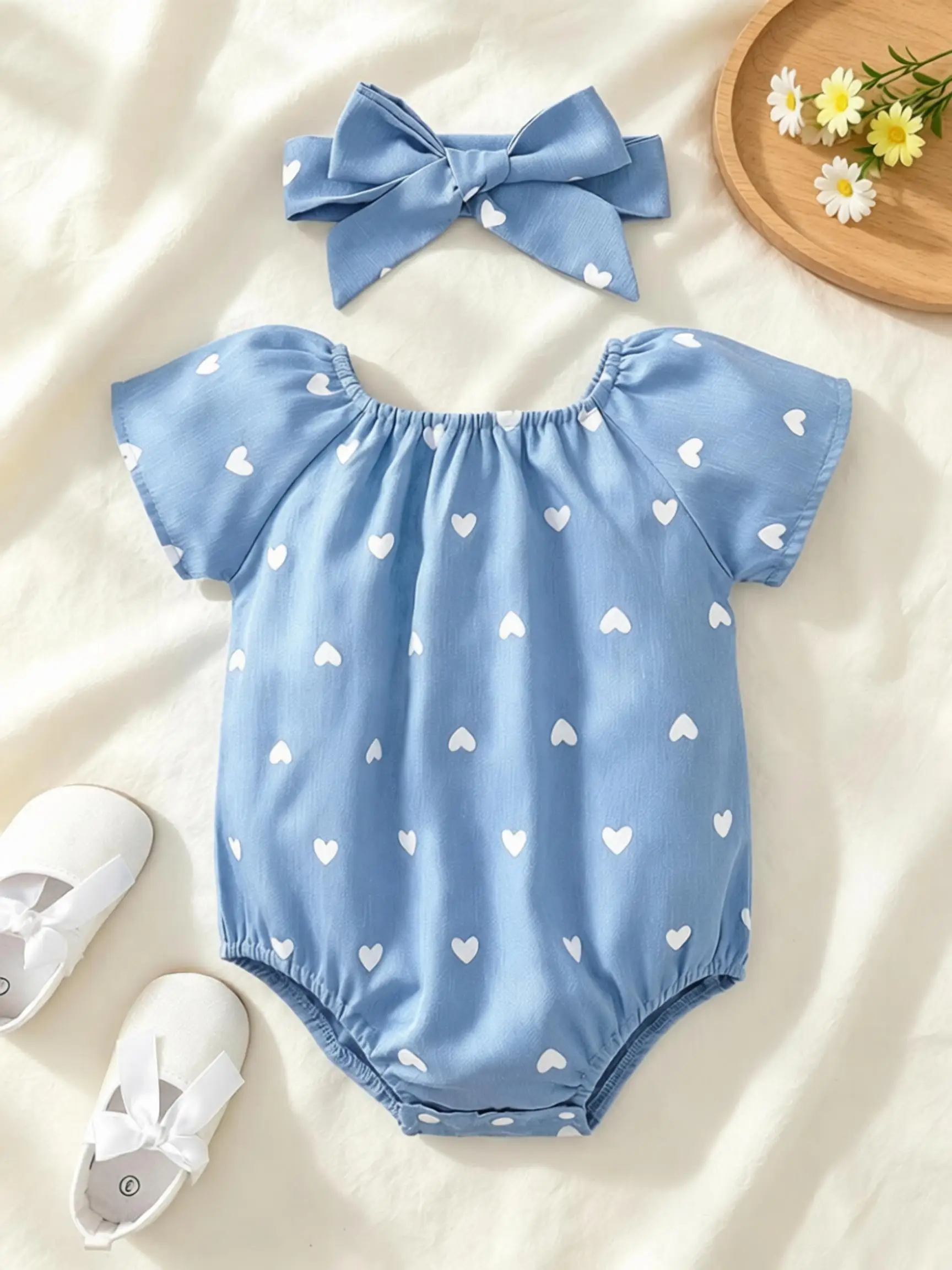 Cute Baby Girl Heart Print Romper Short-Sleeved Summer Outfit with Hair Accessories Included Summer Fashion for Infants