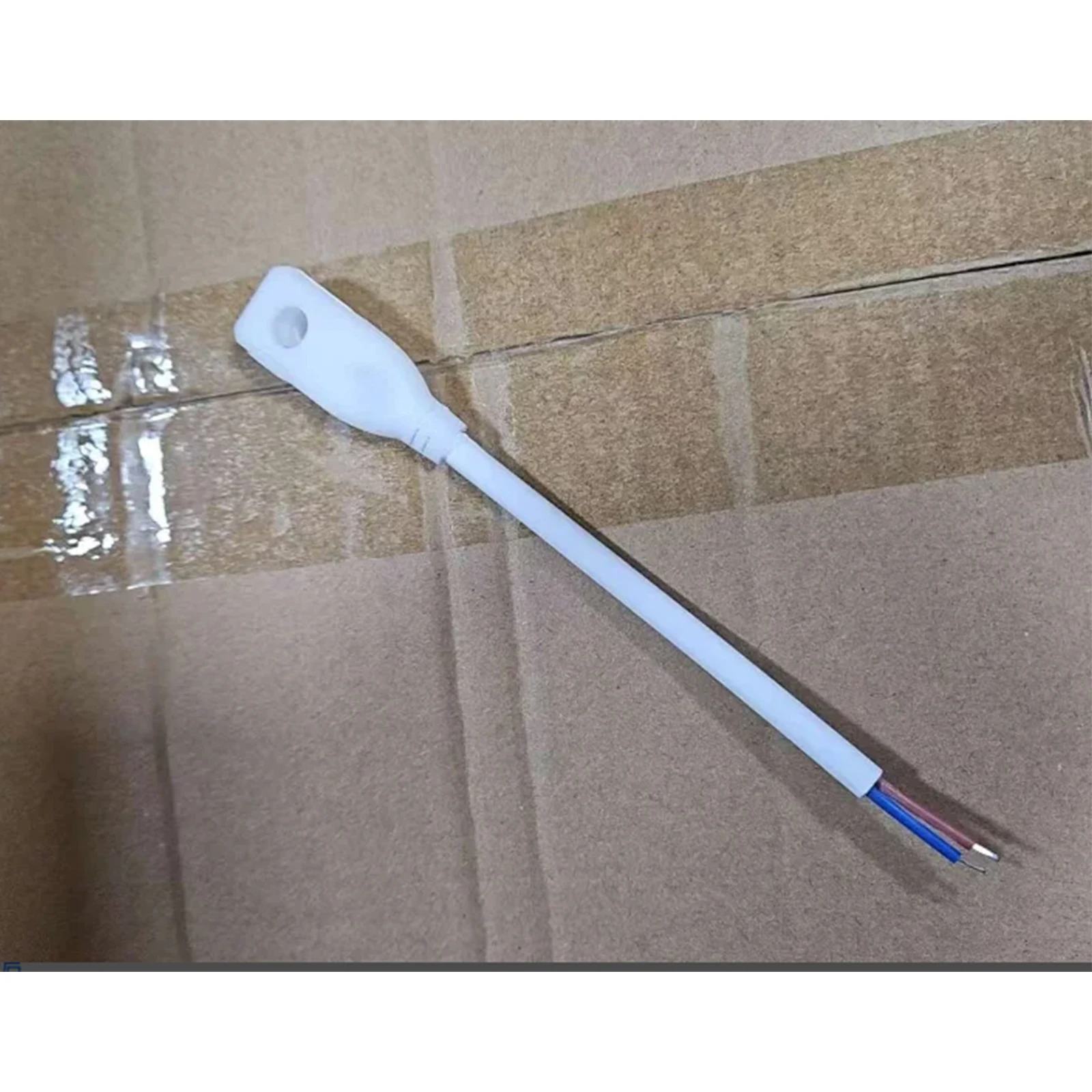 

Пользовательская ссылка (200 шт. 2-контактный кабель для светодиодной ленты переменного тока 220 В)