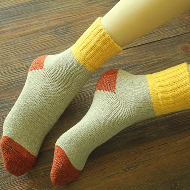 Korean-style trendy color-blocked thick warm wool socks for women in autumn and winter