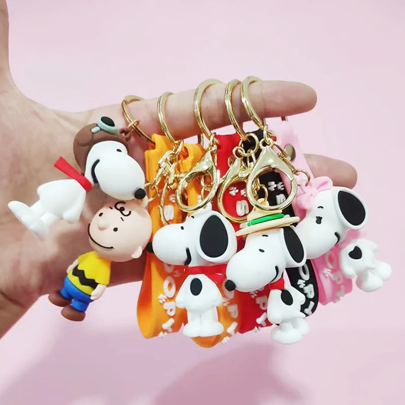 MINISO Snoopy Anime Keychain Cute Pendant Cartoon Woodstock Charlie Brown Pilot Bowknot Hat Boy and Girl Couple Gift Kawaii