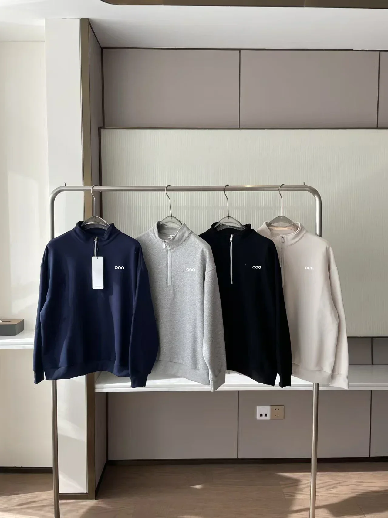 Sudadera de moda casual cómoda con cuello alto y media cremallera para hombre y mujer 2026