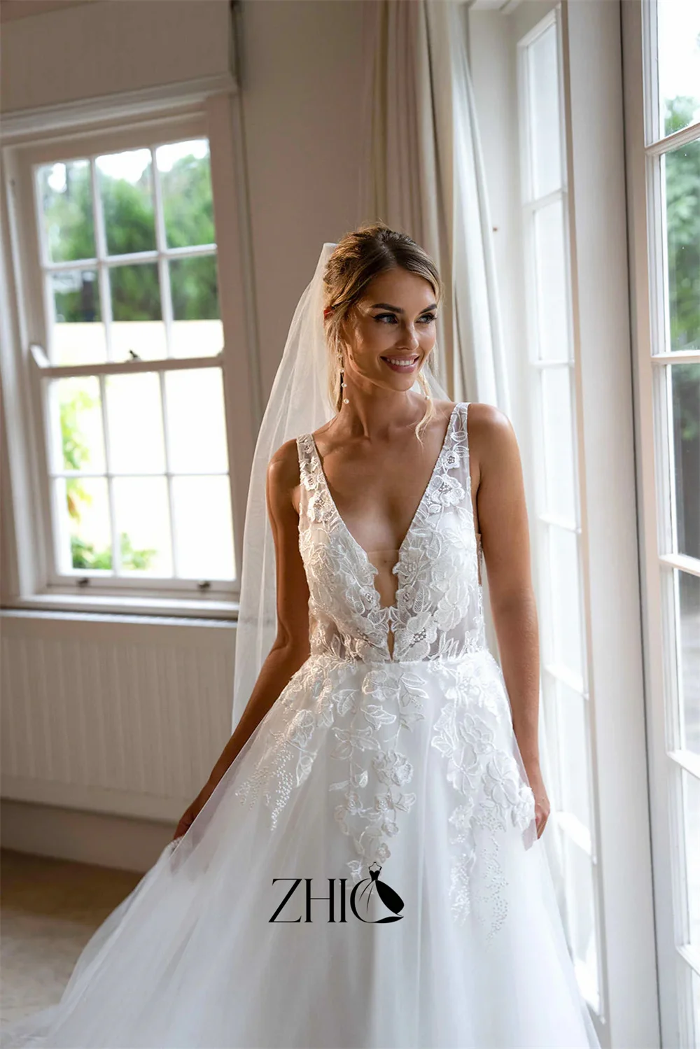 ZHIO Pretty Lace Wedding Dress V Neck Sleeveless Applique Tulle Long A Line Bridal Gowns Floor Sweep Train Custom Made