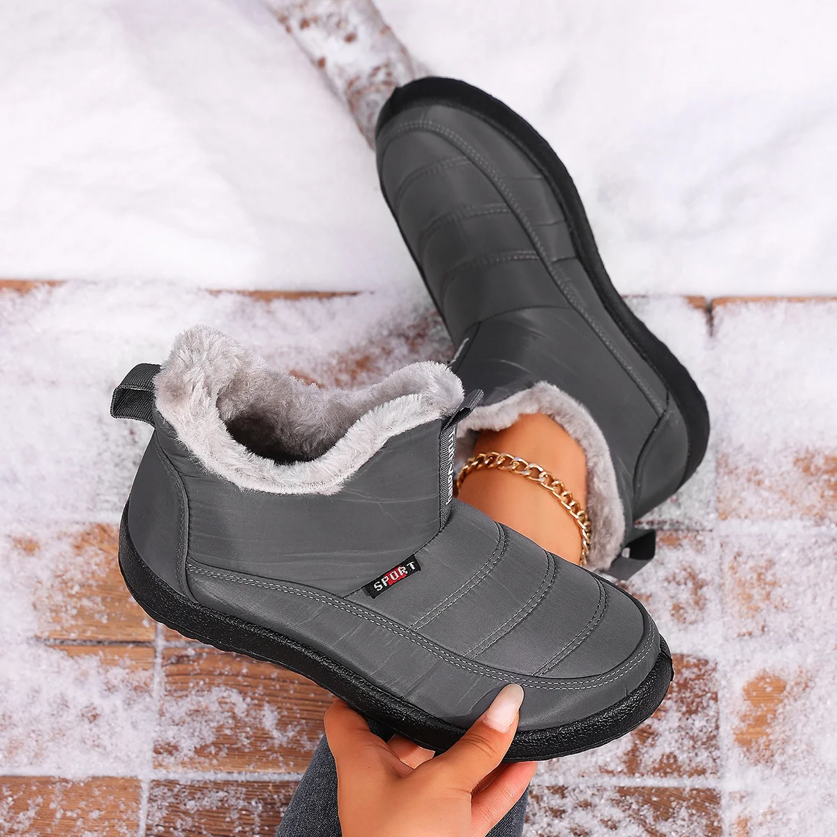 Perfect for daily commutes and weekend strolls: stylish,comfortable winter ankle boots that keep you warm while staying on trend