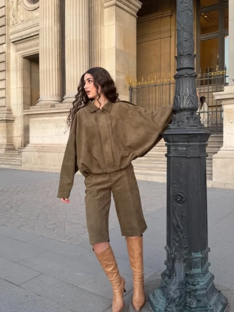 

Green Lapel Zipper Suede Jackets Women Loose Long Sleeve Pleated Bomber Coat 2025 Autumn New Lady Fashion High Street Outwear