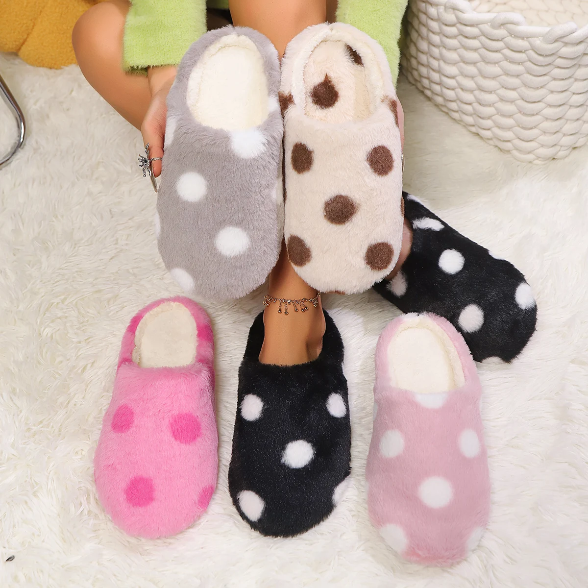 Winter Women's Heart-Shaped Slippers Love Mute Soft Sole Shoes Indoor Comfortable Cute Silent Carpet Light Living Room