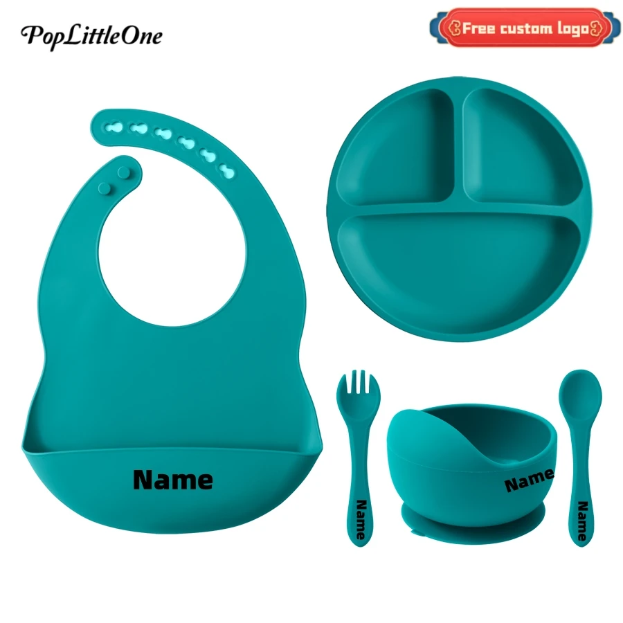 Nome personalizzato 5 pezzi Set di stoviglie in silicone per bambini Bavaglino per bambini Ciotola di aspirazione Piatto antiscivolo Cucchiaio morbido Forchetta Set di allenamento per l'alimentazione