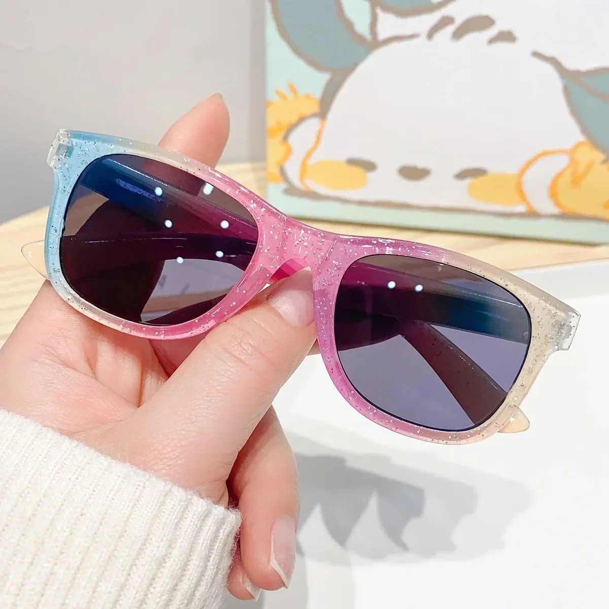 

2025 New Trendy Cool Children's Colorful Shiny Square Sunglasses Girls Trendy Fashionable Cute Sun Glasses Kids Eyewear