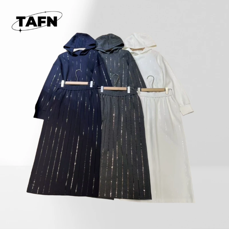 

Premium Vintage Cashmere Cardigan – Soft and Stylish for Casual Outings Light and Airy Women’s Skirt AI1323