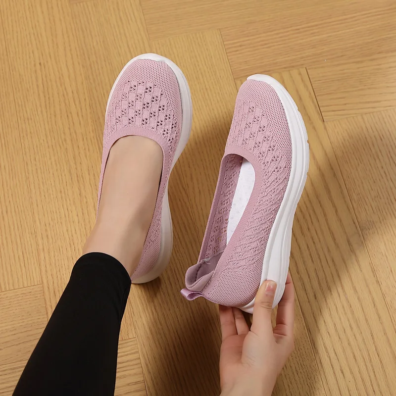 New Fashion Large Size Lightweight Casual Versatile Anti slip Casual Flat Bottom Breathable Mesh Panel Shoes Women\'s Shoes