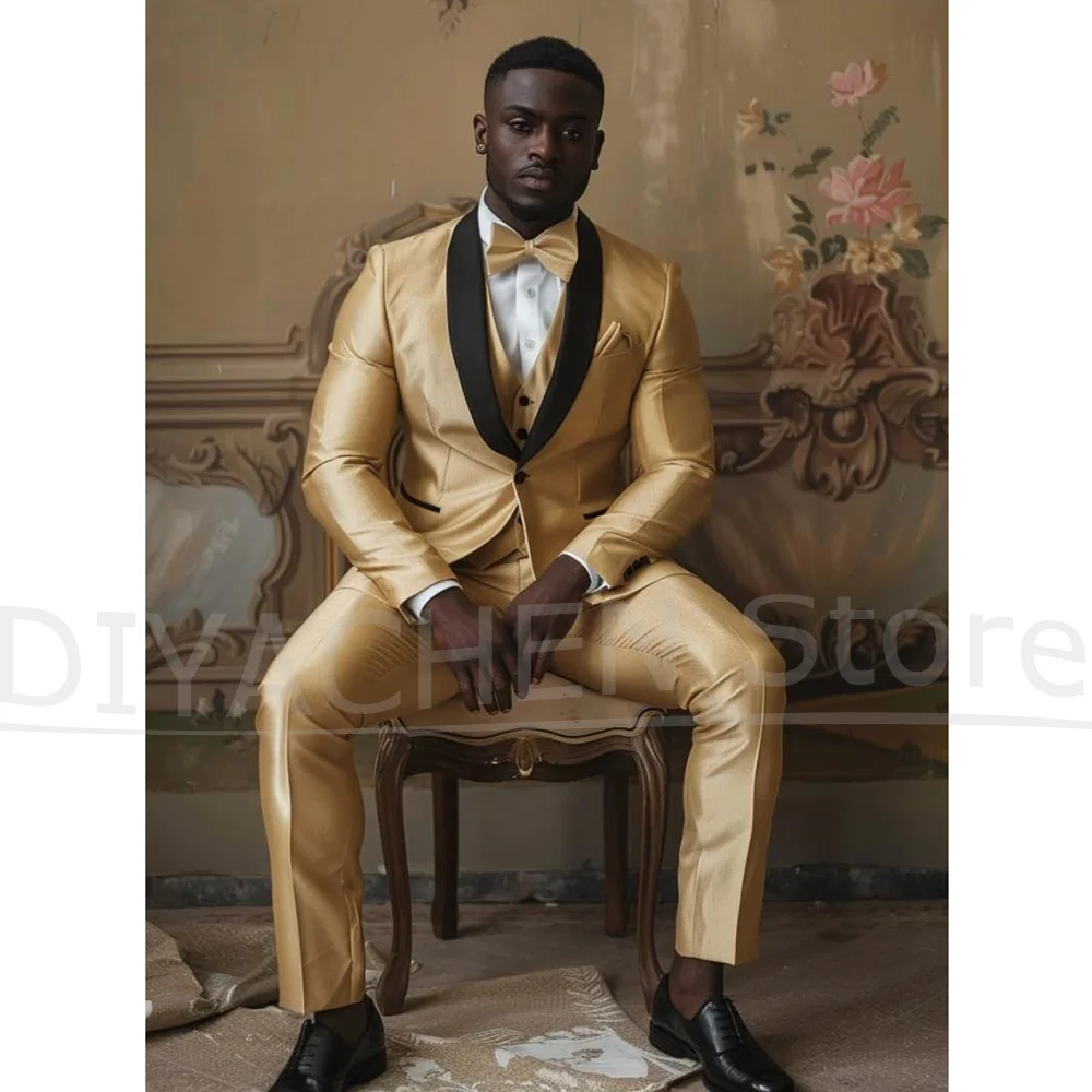 ชุดทักซิโด้ผู้ชายสีทองผ้าซาติน ปกผ้าคลุมไหล่ ชุด 3 ชิ้น (เสื้อแจ็คเก็ต+เสื้อกั๊ก+กางเกง) ชุดออกงานแต่งงาน งานเลี้ยง งานพรอม สไตล์หรูหรา