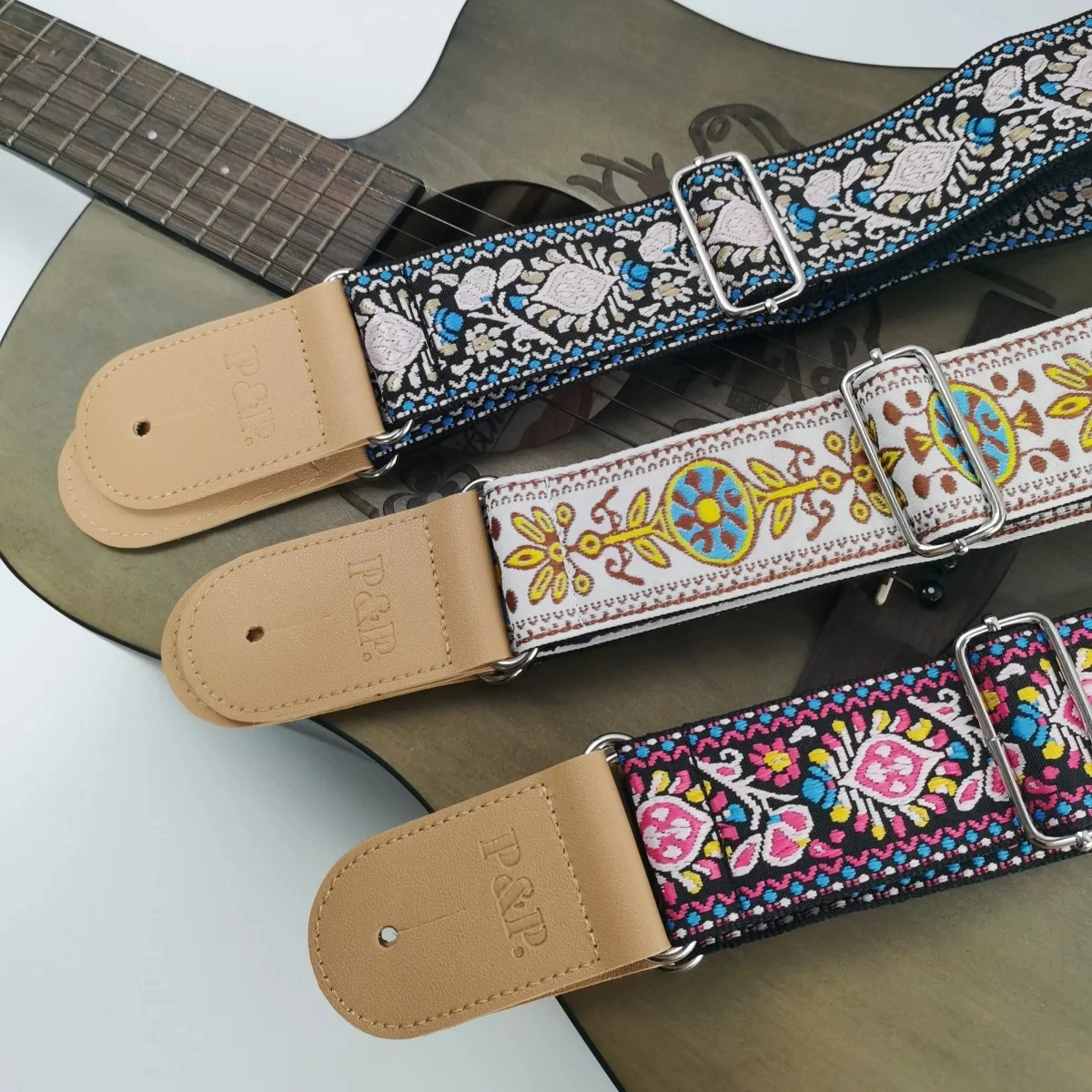 Guitar Strap P&P 2.5 Inch Adjustable Soft Embroidered and SEthnic Style Adjustable Strap for Electric Guitar Acoustic Bass