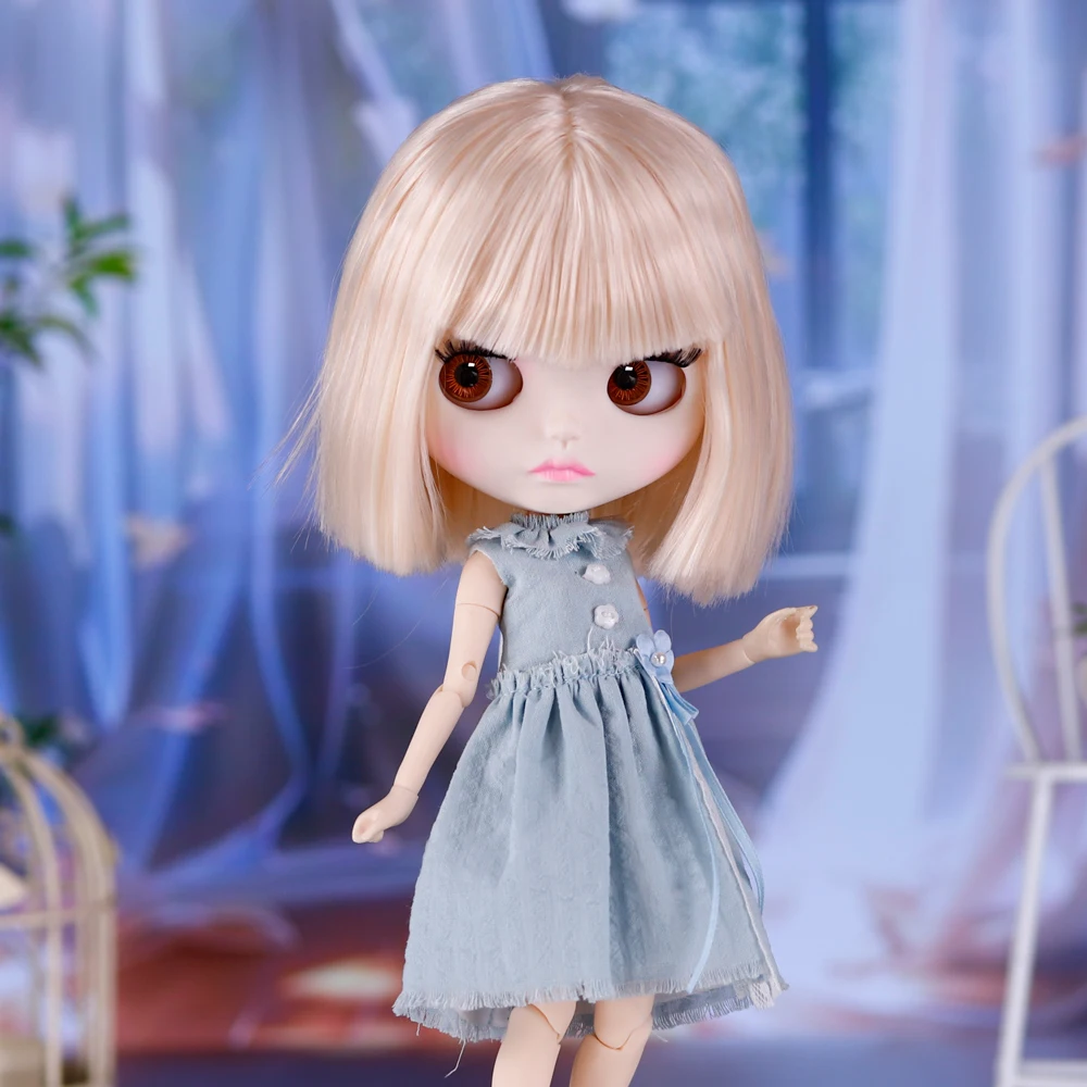 ICY DBS Blyth 1/6 doll, featuring fair skin, straight short hair style, and large bust, with exposed joints, on sale