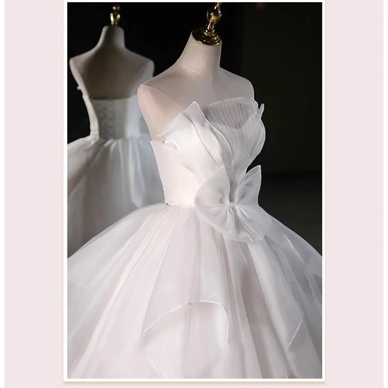 2025 여성용 새롭고 달콤한 흰색 웨딩 신부 스트랩리스 웨딩드레스 이브닝 드레스 패셔너블한 요정 연회 그랜드 디스플레이 드레스
