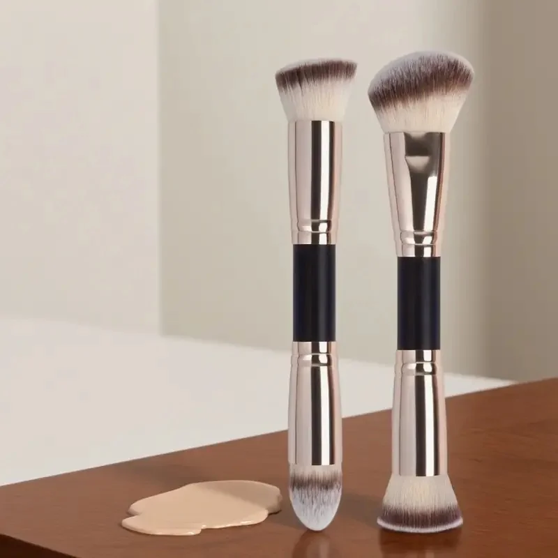 2 فرش تجميل متقدمة مزدوجة الرأس، تستخدم لتلميع السائل وكريم الوجه والبودرة وفرشاة الخلط وأدوات التجميل،