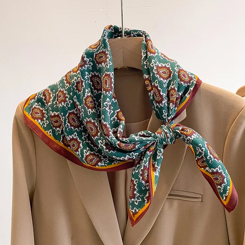 Oranje Paisley Hoofddoek 70x70cm Katoen Linnen Vierkante Sjaal voor Vrouwen Lichtgewicht Haar Bandana Shirt Match