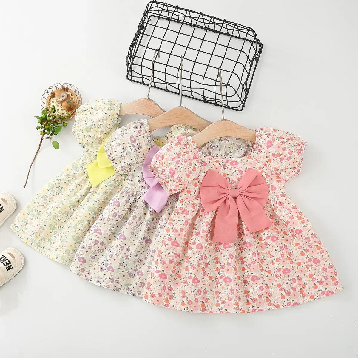 New Girls Dress Summer Bubble Sleeve Holiday Style Casual Sweet Princess Dress Chest Bow Floral Pattern Birthday Party Dress