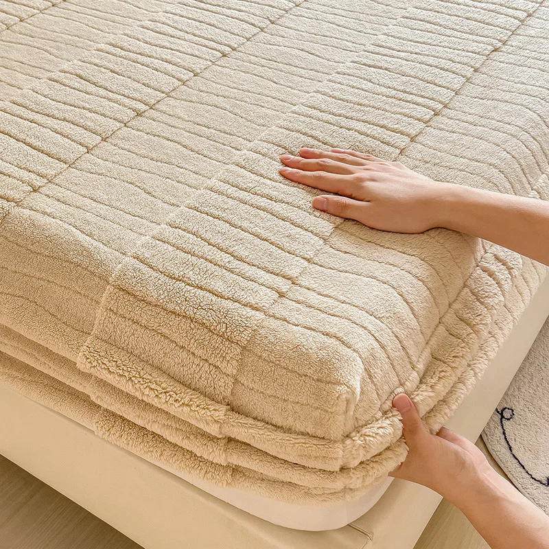New Winter Thicken Velvet Bed Sheet Set with Pillowcase Warm Soft Plush Queen King Bed Fitted Sheet Set Jacquard Mattress Cover