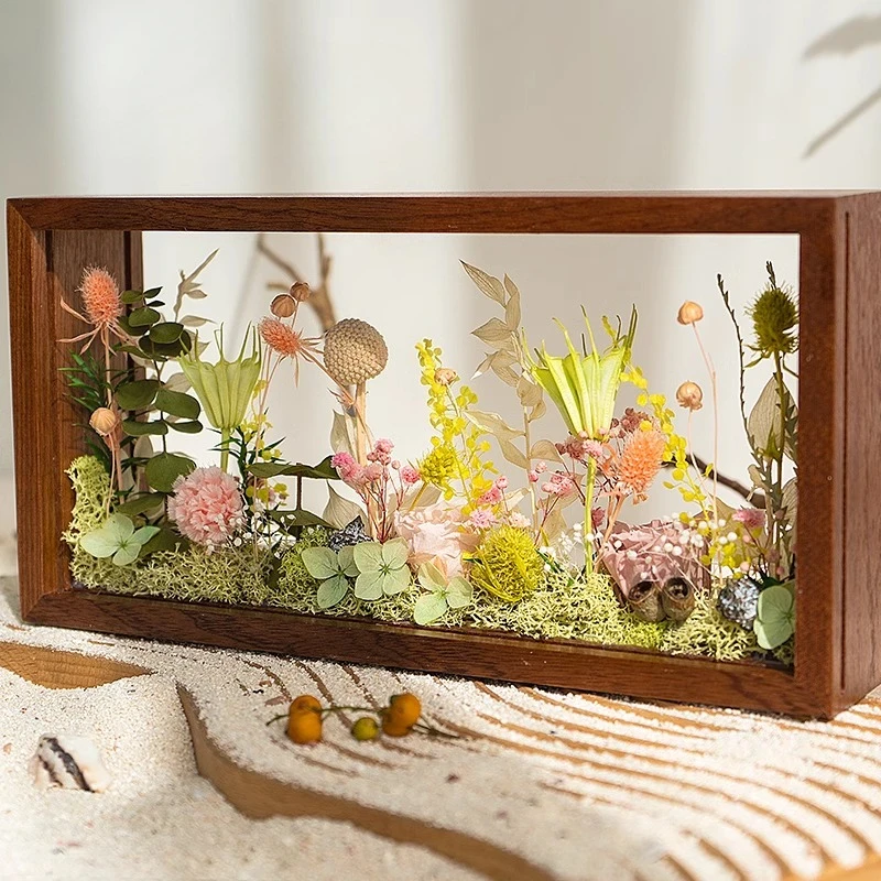 

Eternal flower dried flower solid wood photo frame finished product