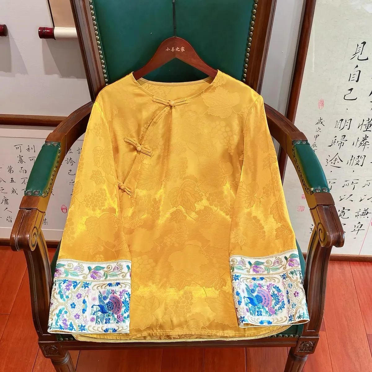 

Long Sleeve Embroidery Chinese Women Clothing Rayon Traditional Shirts