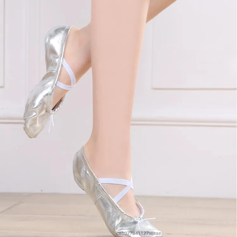 子供用ダンスシューズ、大人用キャットポーバレエダンサー、ソフトソールトレーニングシューズ、ゴールドレザー、シルバーパフォーマンスヨガシューズ