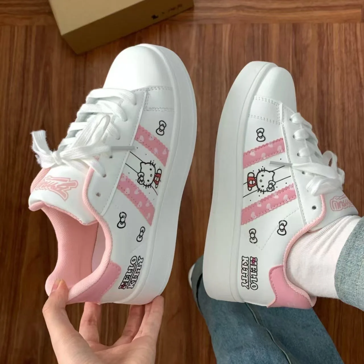 Fashion Hello Kitty Casual Board Shoes Cute Sneakers Girls Cartoon Thick Bottom Shoes Anime Women Kawaii Anti-Slip Sports Shoes view 4